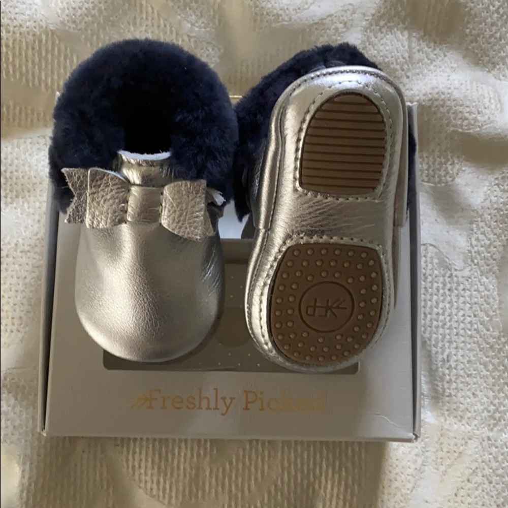 Brand new in box Freshly Picked sherling Mocs